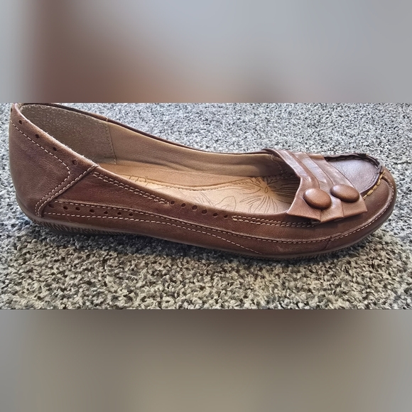 Sandhills Collection Shoes Slip On Leather Pleated Button Detail Tan Size8.5M - Picture 4 of 12